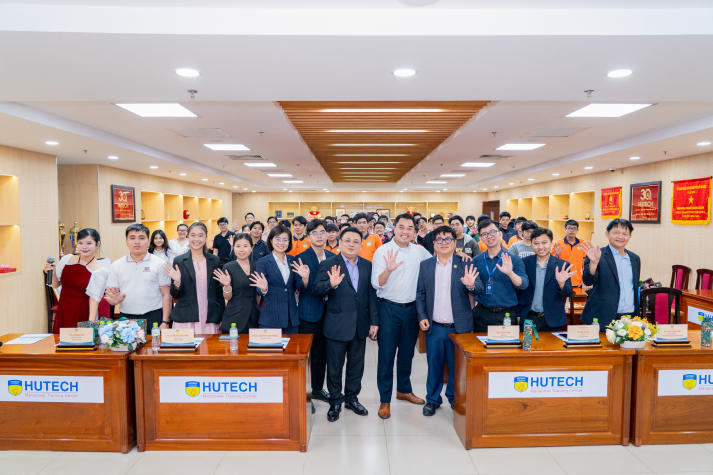 [Video] Lãnh đạo cấp cao CT Innovations định hướng tư duy nghề nghiệp thời đại AI cho sinh viên Viện Kỹ thuật 56