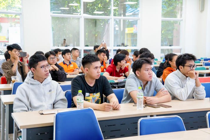 Viện Kỹ thuật "tiếp lửa" cho các kỹ sư tương lai trước thềm bảo vệ đồ án tốt nghiệp 22