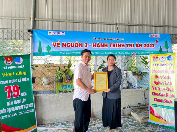 Sinh viên Khoa Dược HUTECH thực hiện chuyến hành trình tri ân 2023 tại Củ Chi 54