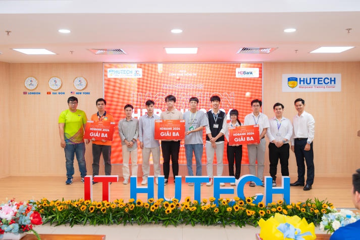 [Video] Tỏa sáng tại HDBank Hackathon 2024: Sinh viên IT HUTECH và dự án “EmoWatch” 375