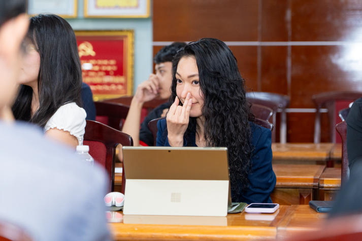 HUTECH faculty and staff explore Bhagavad Gita leadership philosophy and traditional Indian culture 27