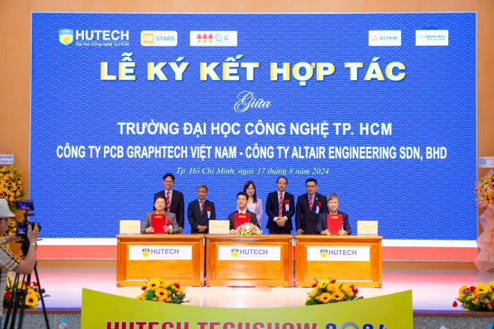 [Video] Sinh viên “khoe” hơn 200 đồ án tốt nghiệp ấn tượng trước doanh nghiệp tại HUTECH TECHSHOW 2024 178