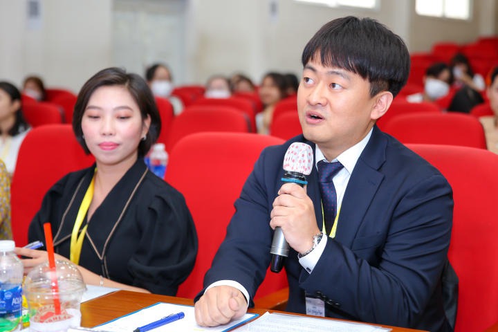 Hấp dẫn với Chung kết cuộc thi “Nói tiếng Hàn lần II” của khoa Hàn Quốc học 105