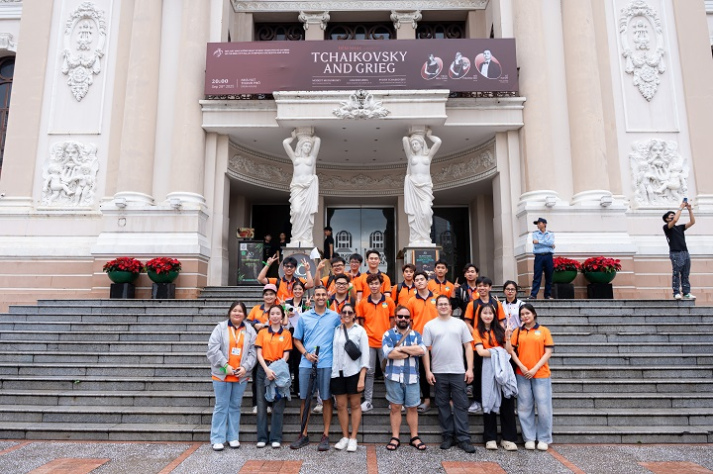 Sinh viên VKIT tiếp nối hành trình khám phá di sản tại Bảo tàng TP.HCM và Dinh Độc Lập 46