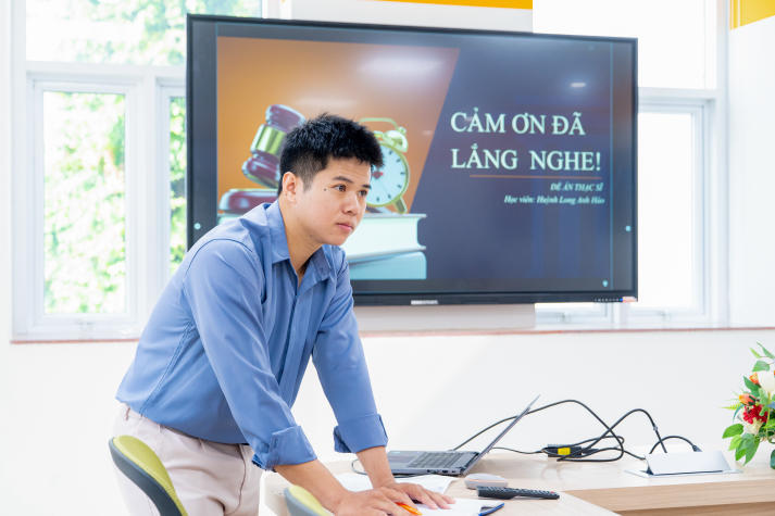 Học viên ngành Luật kinh tế HUTECH tìm lời giải cho các vấn đề pháp lý thực tiễn 59