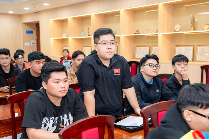Sinh viên Khoa Xây dựng hoàn thiện kỹ năng bảo vệ đồ án và hồ sơ tuyển dụng 54
