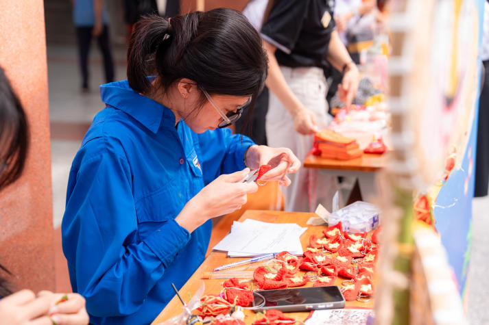 “Trung thu Hội nhập - Sắc màu đa văn hóa” tại HUTECH: Gắn kết sinh viên, lan tỏa giá trị văn hóa 75