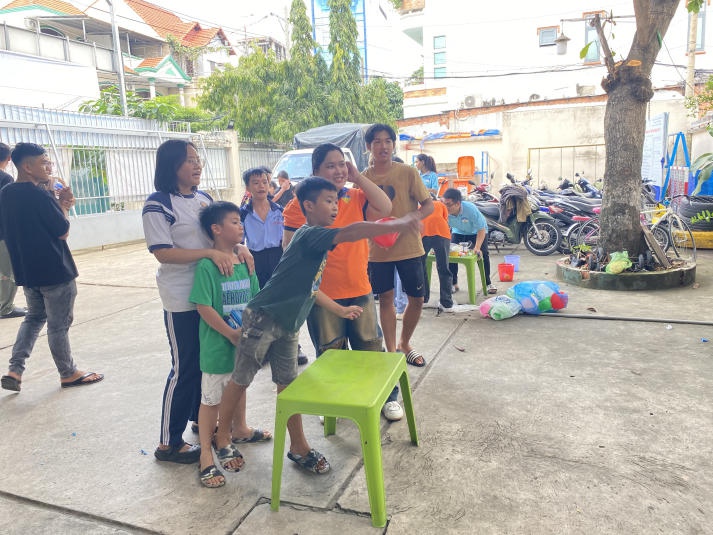 Sinh viên Khoa Điều dưỡng và Xét nghiệm lan tỏa yêu thương qua loạt hoạt động thiện nguyện 193