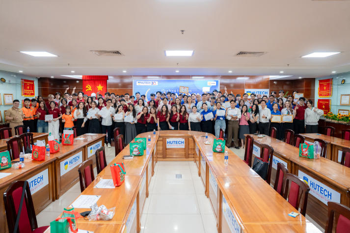 Tôn vinh những dấu ấn nổi bật trong phong trào sinh viên Viện Đào tạo Quốc tế năm học 2024-2025 87