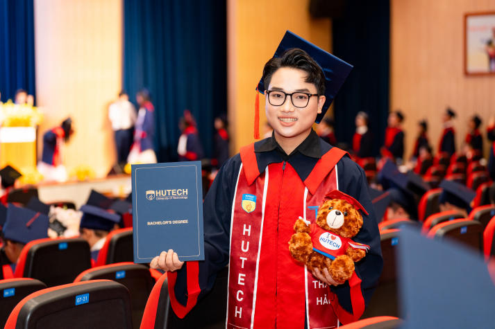 [Video] Từ sàn đấu đến lễ vinh danh: Câu chuyện bản lĩnh của tân khoa HUTECH Nguyễn Phạm Vĩnh Khang 104