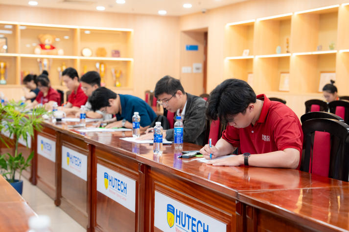 Sinh viên Viện Kỹ thuật “giải mã” bài toán thực tiễn tại Olympic Cơ học 2026 24