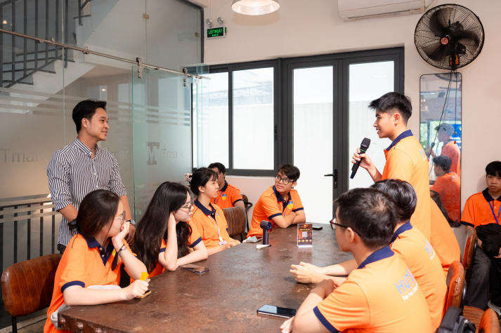 Sinh viên VKIT trải nghiệm không gian sáng tạo, học hỏi chiến lược marketing tại Tmark 21