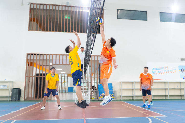 [Hội thao CB-GV-NV HUTECH 2025]: Bóng chuyền nam xác định 4 cái tên tiến vào Bán kết 71