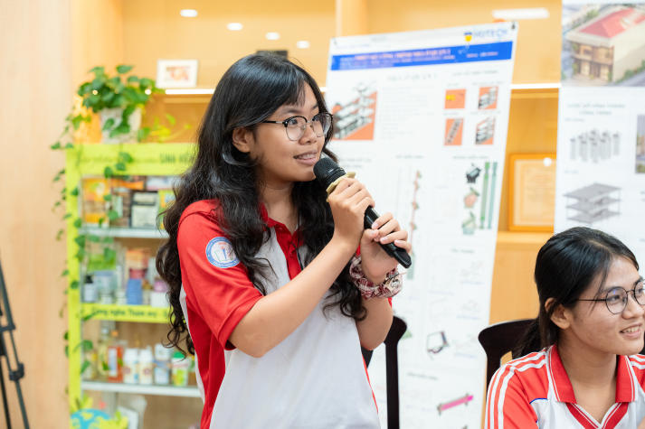 Học sinh THPT “đắm mình” trong không gian nghiên cứu tại Open Lab Day HUTECH 52