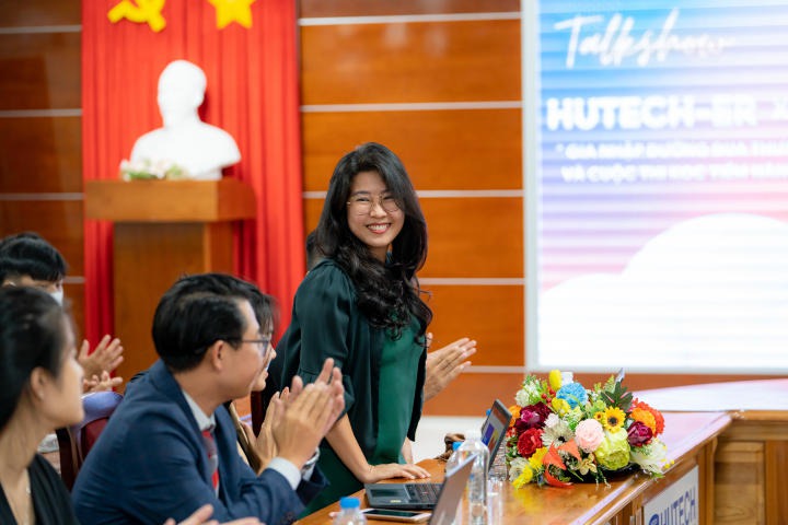 Sinh viên Khoa Tài chính - Thương mại tìm hiểu về thương mại điện tử cùng chuyên gia Lazada 33