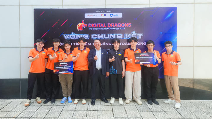 Sinh viên An toàn thông tin HUTECH lập thành tích tại Digital Dragons CTF 2025 53