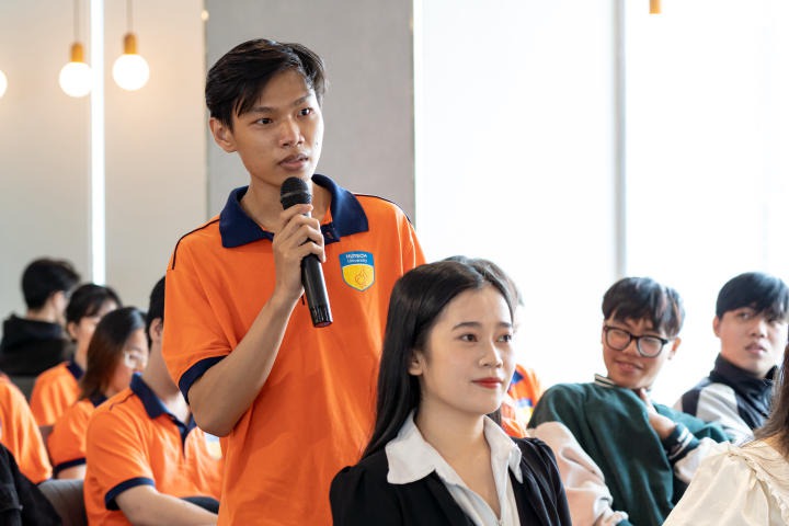 Sinh viên Khoa Tiếng Anh HUTECH tham quan Công ty TNHH Bảo hiểm nhân thọ AIA Việt Nam 61