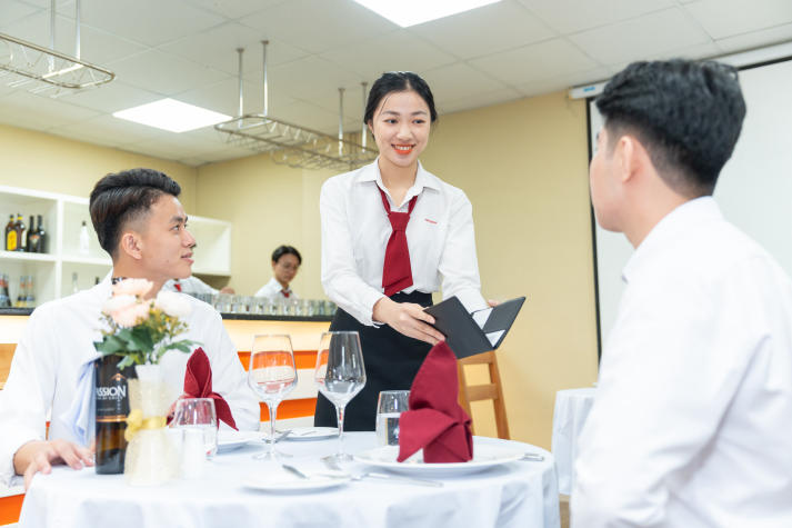 [Ảnh] Khám phá loạt “tọa độ” học tập, thực hành và rèn luyện thú vị tại HUTECH 113