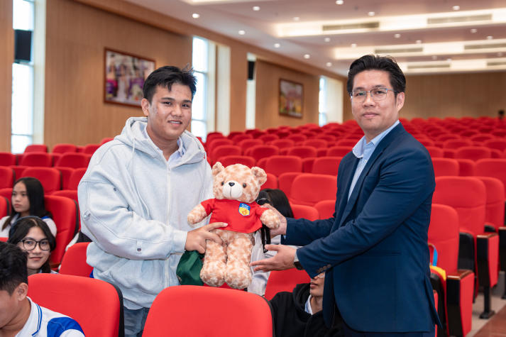 Vi vu HUTECH, đoàn học sinh tỉnh Trà Vinh khám phá “Đại học GenZ” 81