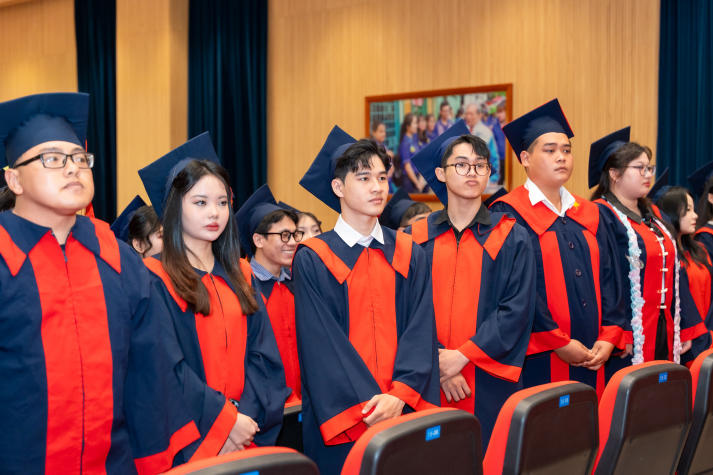 Lễ trao bằng tốt nghiệp HUTECH: “Hãy tiếp tục vững bước chinh phục những đỉnh cao mới” 35