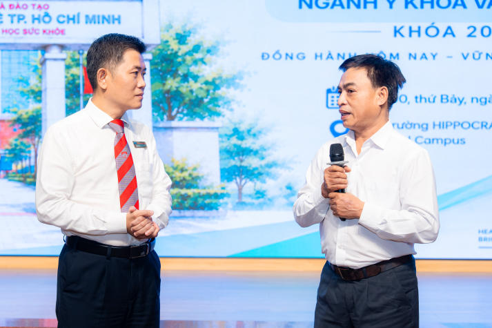 Trường Y và Khoa học Sức khỏe HUTECH đồng hành cùng phụ huynh, sinh viên trên hành trình đại học 75