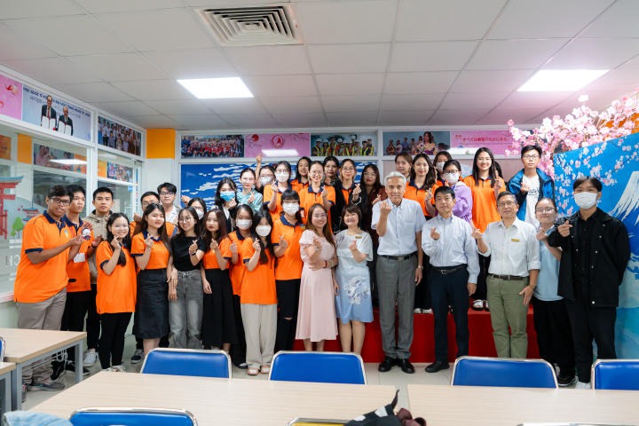 Khoa Nhật Bản học HUTECH làm việc cùng Trường Aso College và tổ chức Hội thảo về Cơ hội nghề nghiệp tại Nhật Bản 99