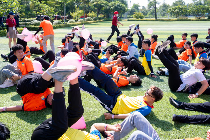 [Video] “iHUTECH - iStart - iShine”: Hành trình gắn kết tân binh Viện Đào tạo Quốc tế 2025 28