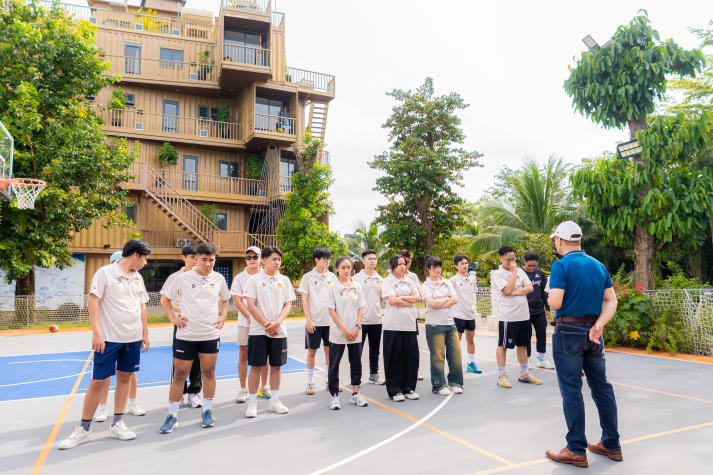 [Ảnh] Trải nghiệm thể thao toàn diện của sinh viên ngành Quản lý thể dục thể thao tại NV Sport Camp 60