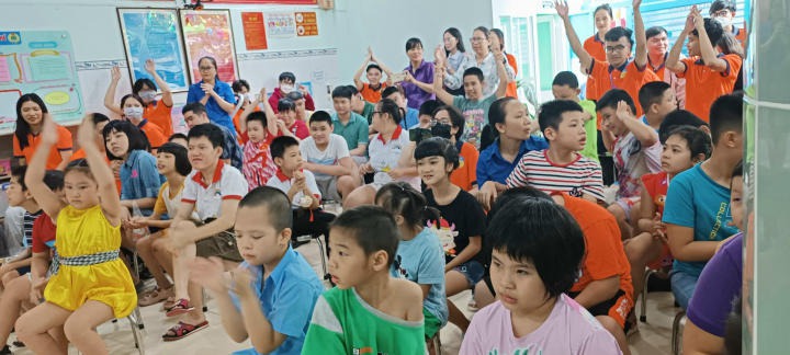 CLB Tình nguyện cộng đồng (CVC) HUTECH lan tỏa yêu thương đến các em nhỏ Trường Giáo dục chuyên biệt Tương Lai dịp Trung thu 39
