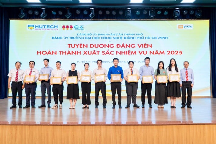 HUTECH tổng kết công tác xây dựng Đảng năm 2025 và triển khai nhiệm vụ năm 2026 96