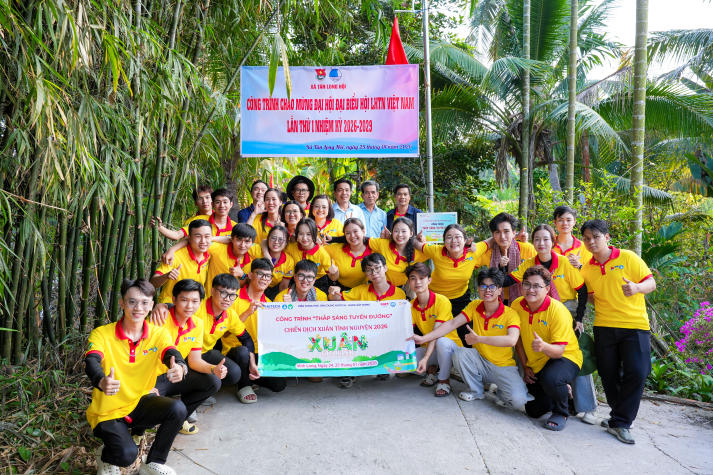 Xuân sắc xanh 2026: Sinh viên HUTECH mang Tết yêu thương đến với người dân Vĩnh Long 21