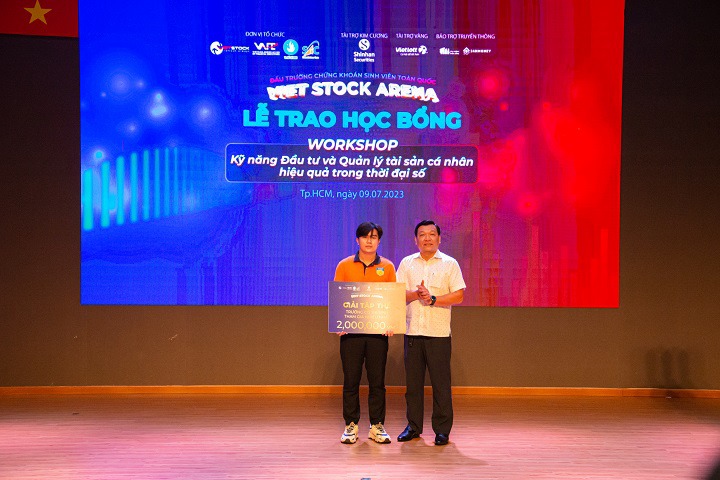 Sinh viên Khoa Tài chính - Thương mại HUTECH xuất sắc giành giải Nhì cuộc thi “Viet Stock Arena - Đấu trường Chứng khoán sinh viên toàn quốc” 44