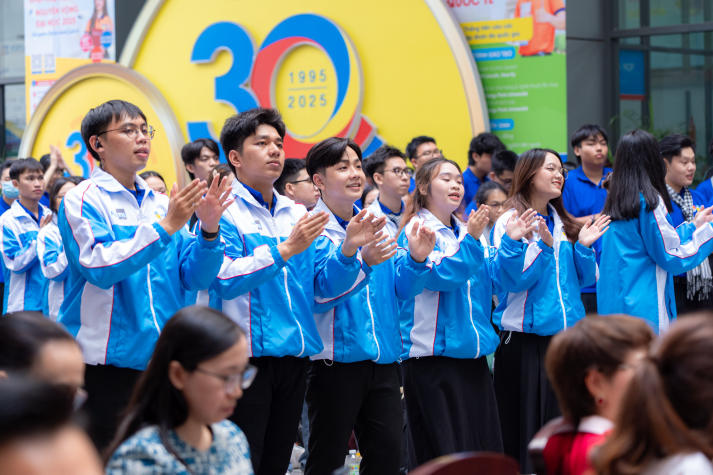 Lễ ra quân Mùa hè xanh HUTECH 2025: Sắc áo xanh tình nguyện vì cộng đồng 115