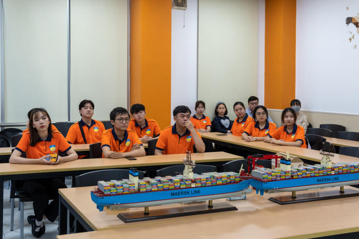 [Ảnh] Học nghề giữa thực tế, HUTECH-ers sớm định hình tương lai 98