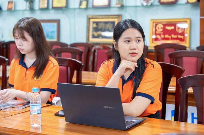 Sinh viên Khoa Tài chính - Thương mại trải nghiệm tạo Video & App bằng AI “No-code” 31