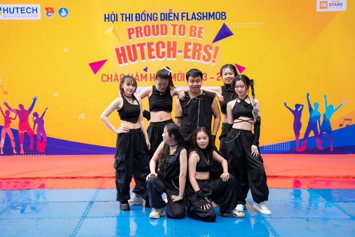 Sinh viên HUTECH “quẩy bung nóc” với hội thi nhảy Flashmob chào đón năm học mới 2023-2024 63