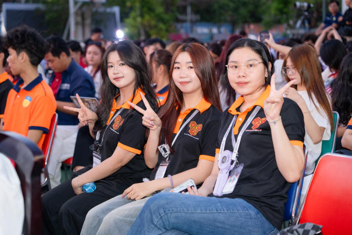 [Ảnh] Những khoảnh khắc vỡ òa cảm xúc tại Chung kết HUTECH’s Got Talent 2026 40