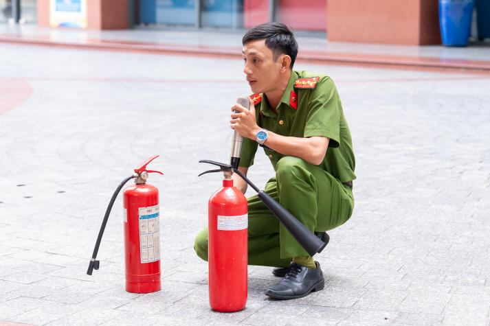 Đội ngũ HUTECH sẵn sàng trang bị kỹ năng ứng phó cháy, nổ cùng vào 10/10 tới 37