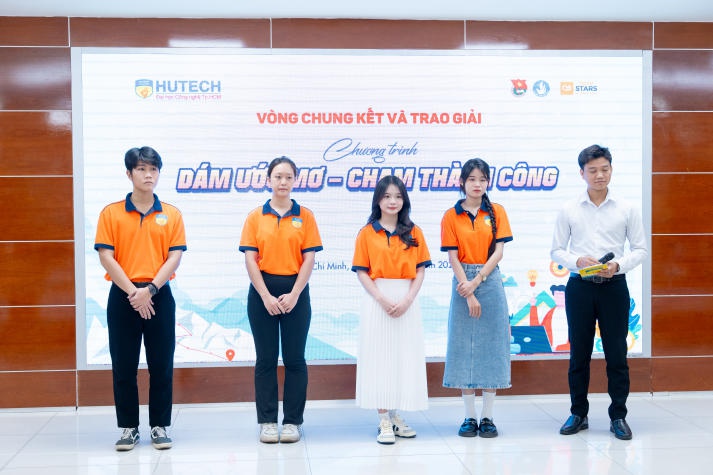 Sinh viên HUTECH được tiếp thêm động lực cùng Chương trình “Dám ước mơ - Chạm thành công 2024” 95