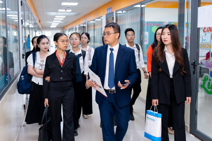 Học viên cao học HUTECH khám phá cơ hội nghề nghiệp và phương pháp giảng dạy quốc tế tại Royal School 53