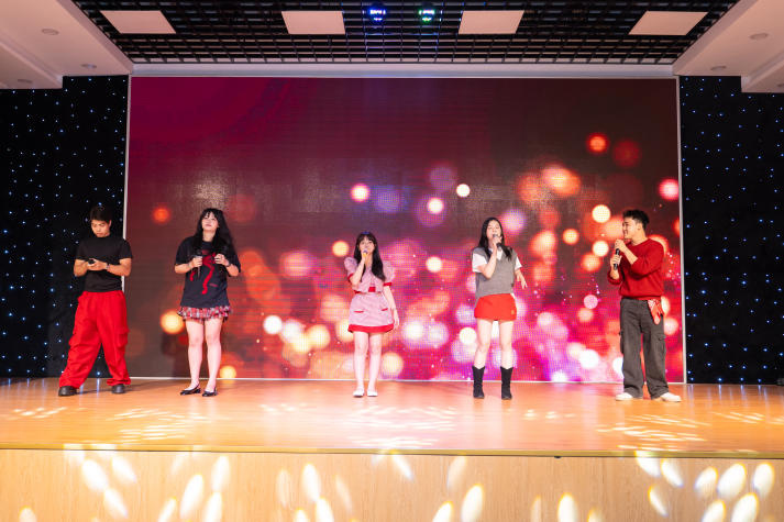 Đón Giáng sinh rộn ràng với K-XMAS của sinh viên Khoa Hàn Quốc học 65