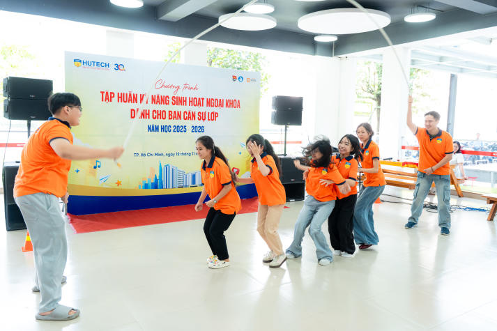 Từ quản trò đến điều phối hoạt động: Ban cán sự HUTECH “lên level” tại chuyên đề kỹ năng 99