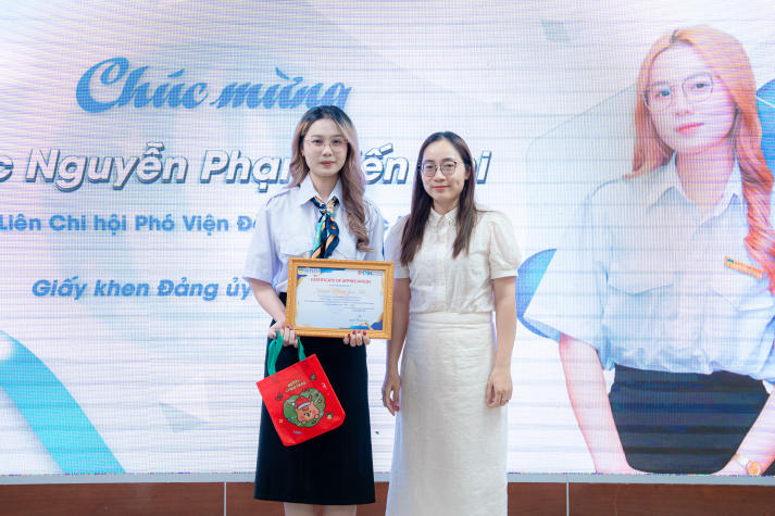 Tôn vinh những dấu ấn nổi bật trong phong trào sinh viên Viện Đào tạo Quốc tế năm học 2024-2025 36