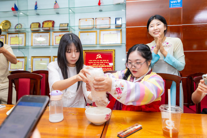 Đa dạng hoạt động trải nghiệm văn hóa tại Vietnam - Korea Cultural Exchange Day 2026 97