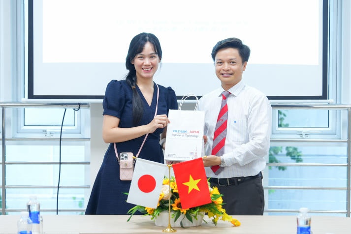 Vietnam-Japan Institute of Technology (VJIT) welcomed Consulate General of Japan in Ho Chi Minh City 53
