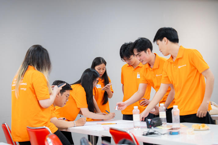 [Video] Youth Education Learning: Trang bị hành trang giáo dục thanh thiếu niên cho sinh viên HUTECH 113