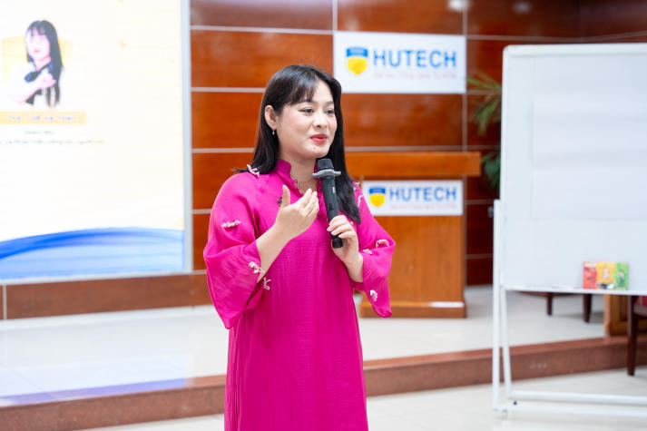 Nâng cao năng lực chăm sóc sức khỏe tinh thần sinh viên qua hoạt động tập huấn tại HUTECH 11