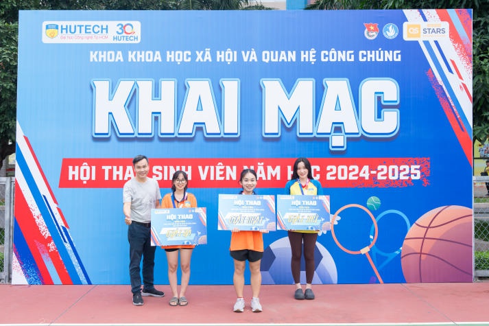 Khoa Khoa học Xã hội và Quan hệ Công chúng tưng bừng khai mạc Hội thao sinh viên năm học 2024-2025 199