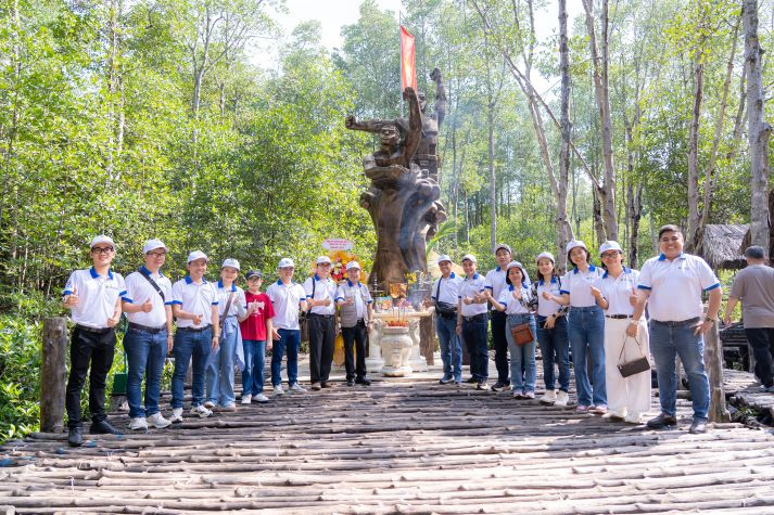 [Ảnh] Khoa Tài chính - Thương mại kỷ niệm 17 năm thành lập, nối dài hành trình “Kết nối yêu thương” 27