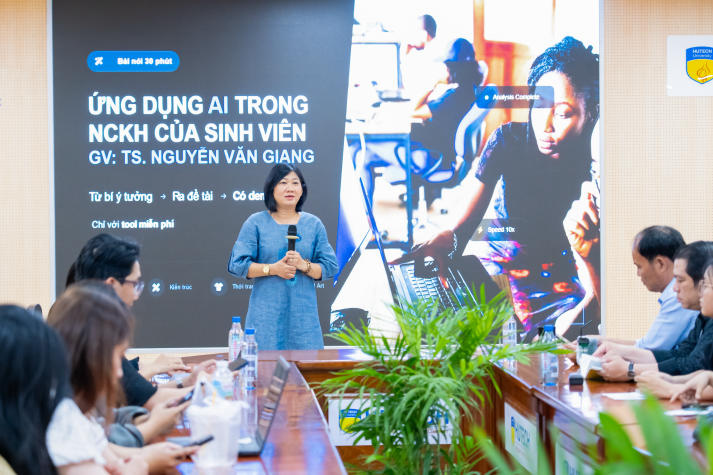 Mở rộng tư duy nghiên cứu bằng AI: Sinh viên Khoa Kiến trúc - Mỹ thuật học cách biến ý tưởng thành đề tài khoa học 68